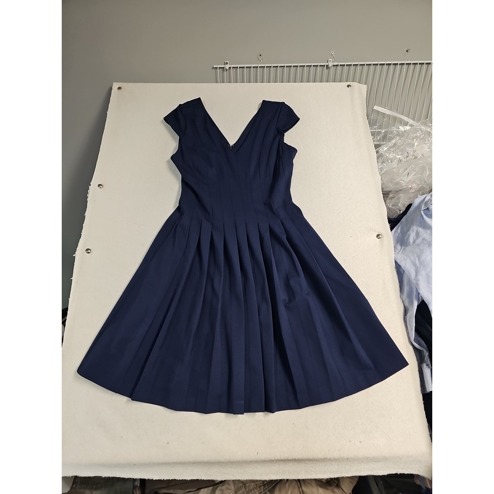 WHITEHOUSE BLACK MARKET SLEEVELESS NAVY BLUE PLEATED DRESS WOMENS SIZE 10 New